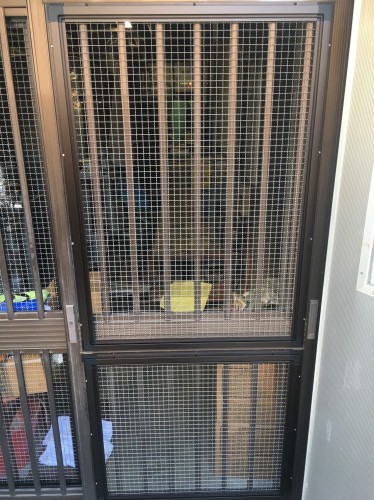 猫よけ網戸
